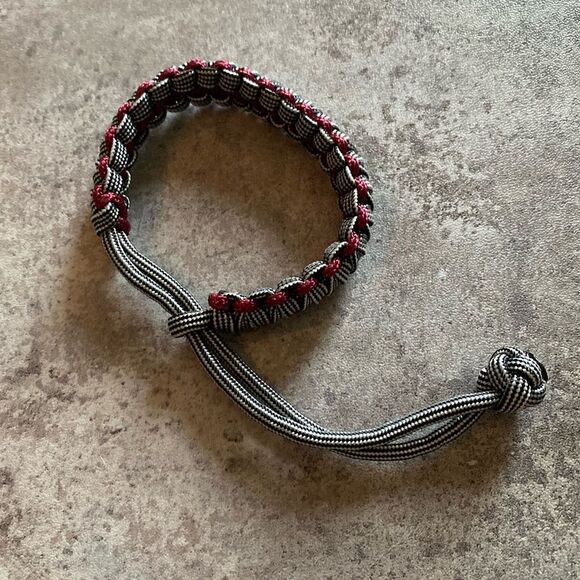 Paracord Bracelet NEW Unisex Maroon Silver Black Handmade USA - Picture 2 of 9